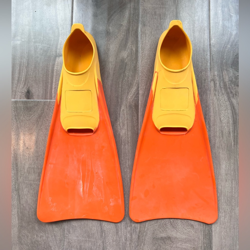 KIDS Floating Rubber Swim Fins - fits SIZE 1-3